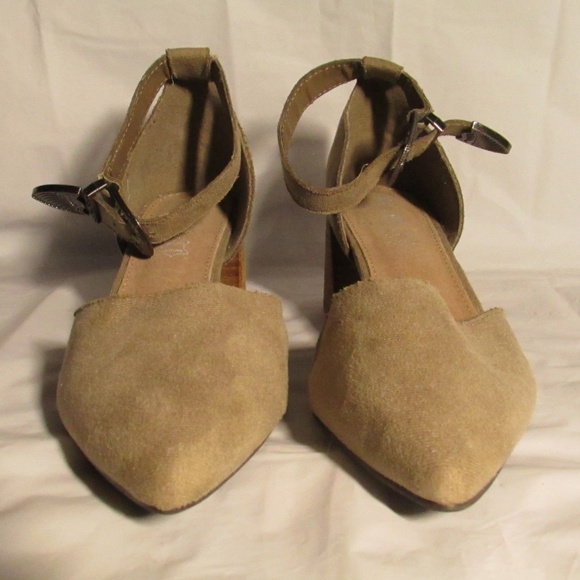 Mi.iM Genuine Leather Tan Block Heels - Picture 4 of 9